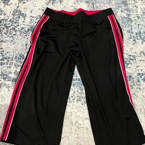 Women’s Active wear Black Pants with pink/red Trim workout pants capris XL